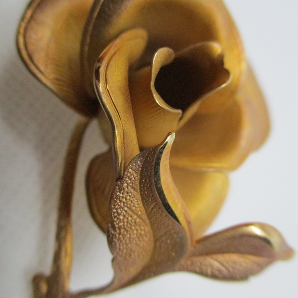 ROSE BROOCH 3 Dimensional Textured Matte Finish - Picture 3 of 8